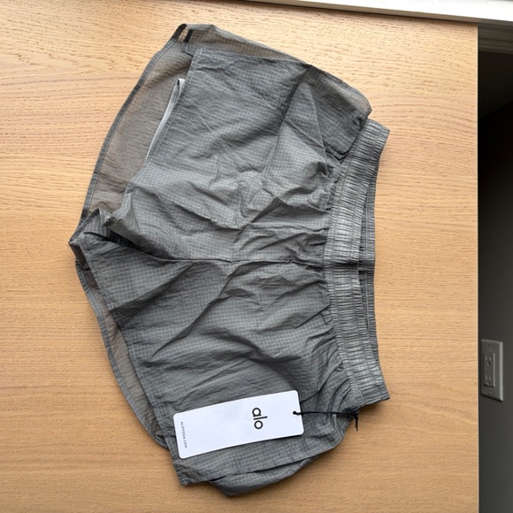 Alo-  Game Time Short, Lunar Grey - Picture 7 of 8